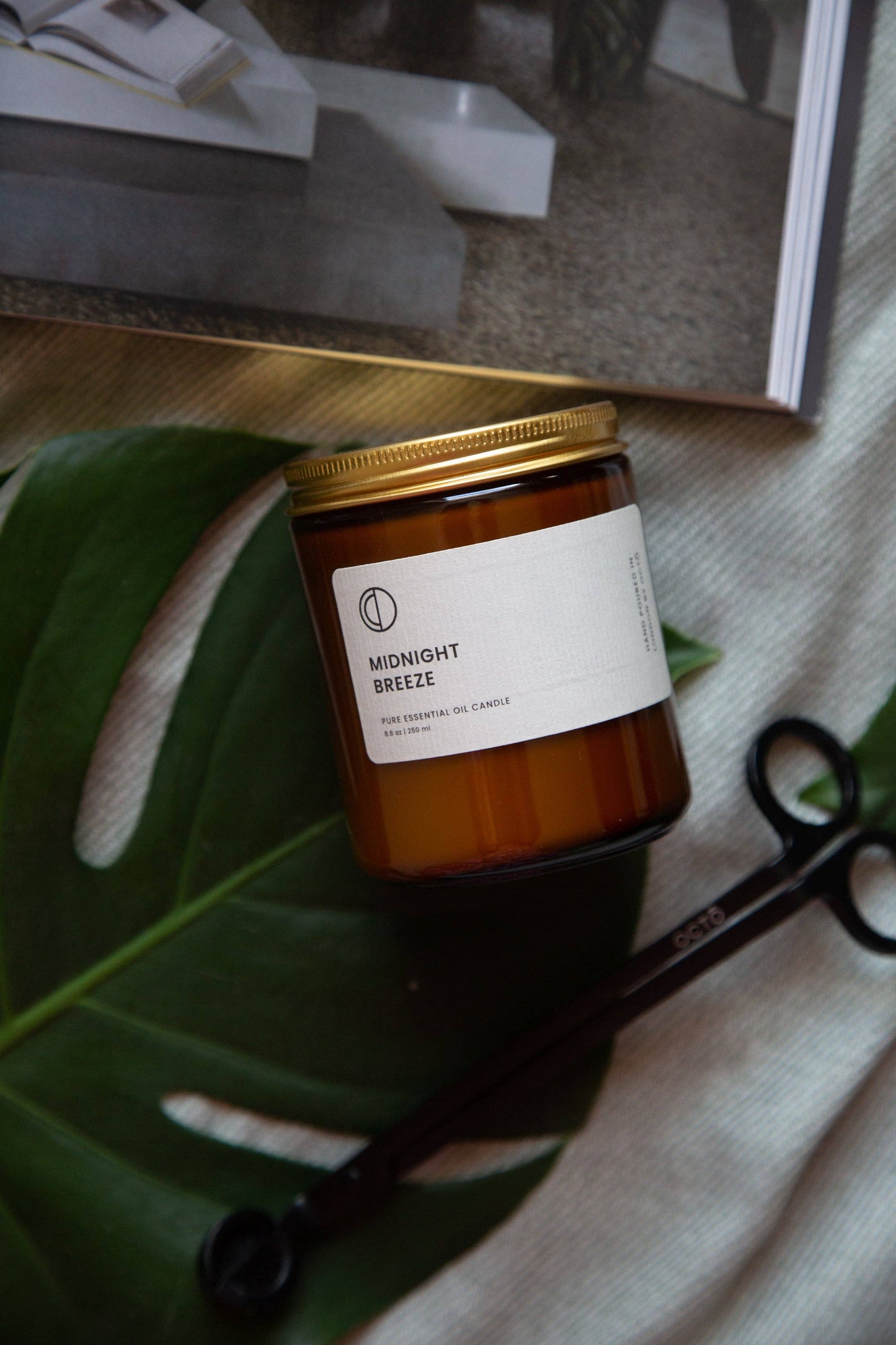 OCTŌ - Midnight Breeze candle (Rose Geranium + Vetiver + Patchouli)